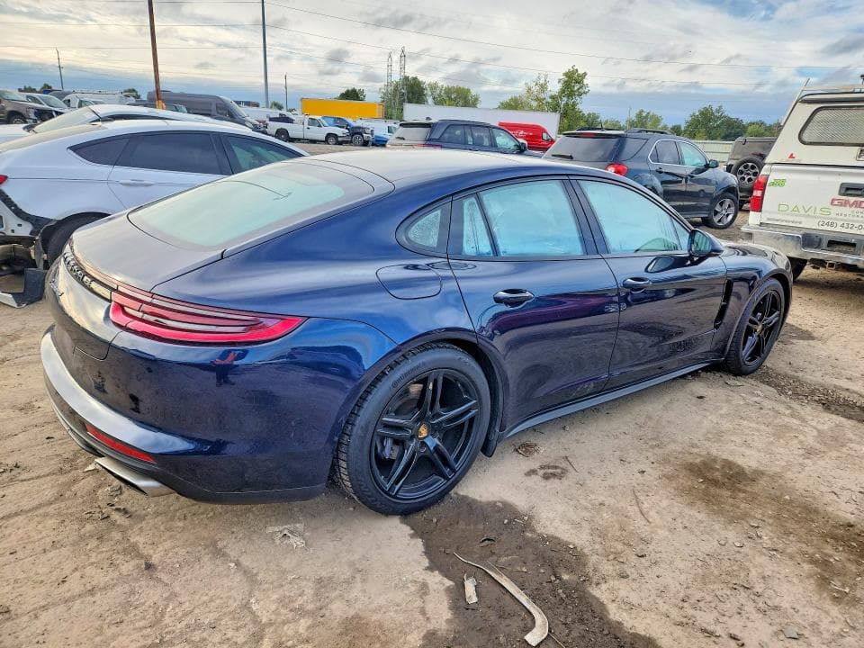 2018 PORSCHE PANAMERA 4 3