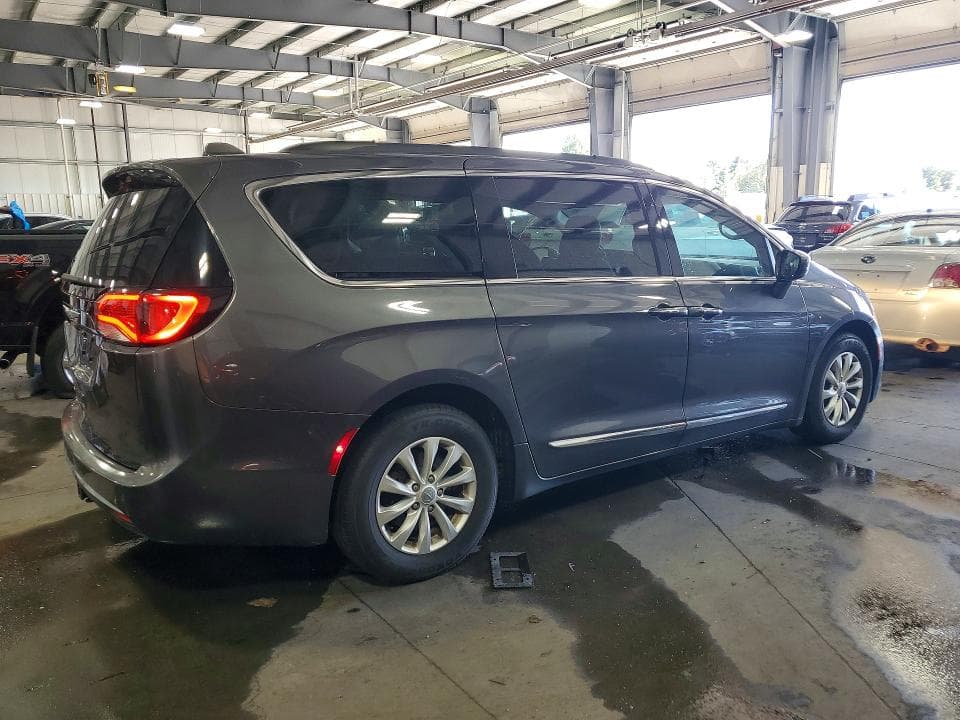 2017 CHRYSLER PACIFICA TOURING L 3