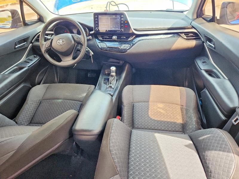 2020 TOYOTA C-HR LE 8