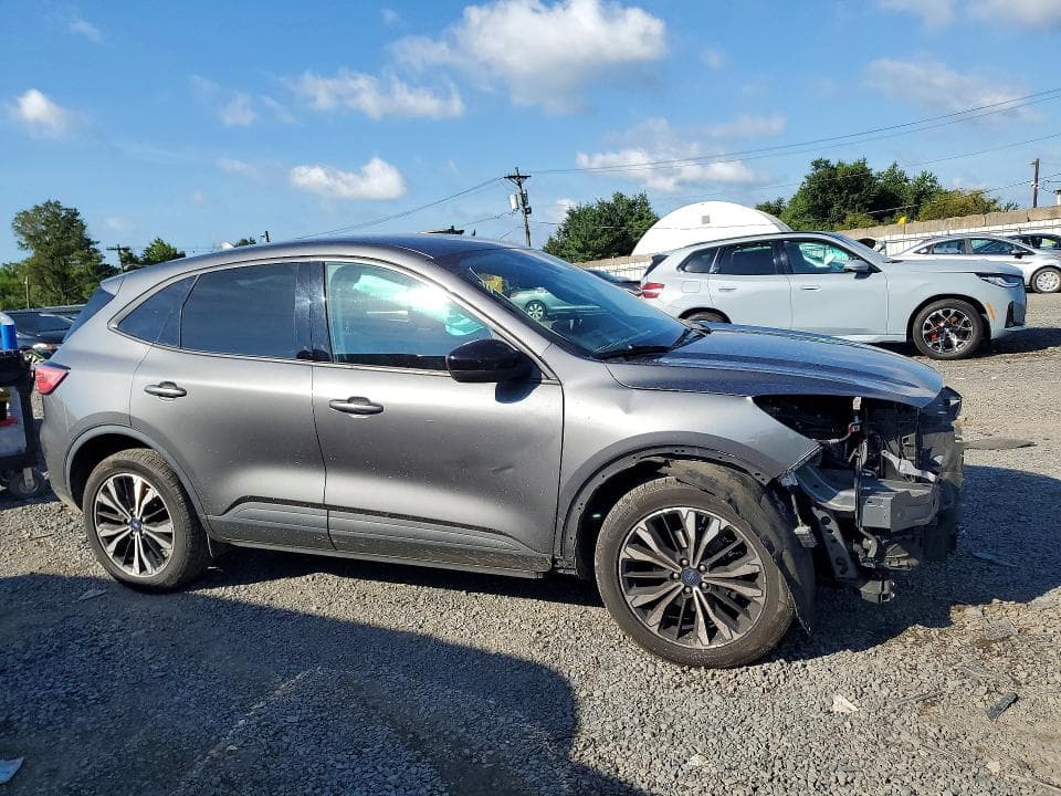 2022 FORD ESCAPE SE 4