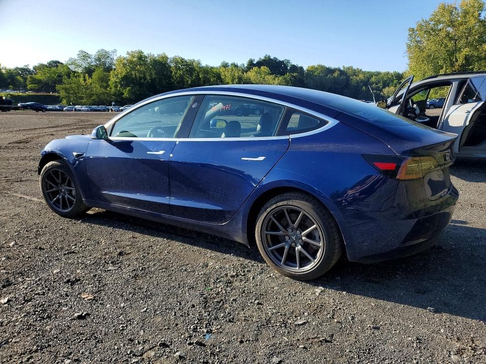 2018 TESLA MODEL 3 2