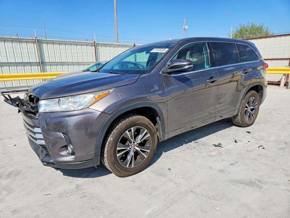 2017 TOYOTA HIGHLANDER LE PLUS - 1