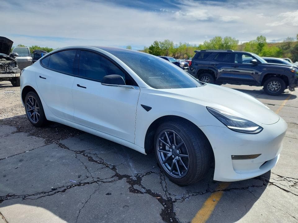 2018 TESLA MODEL 3 4