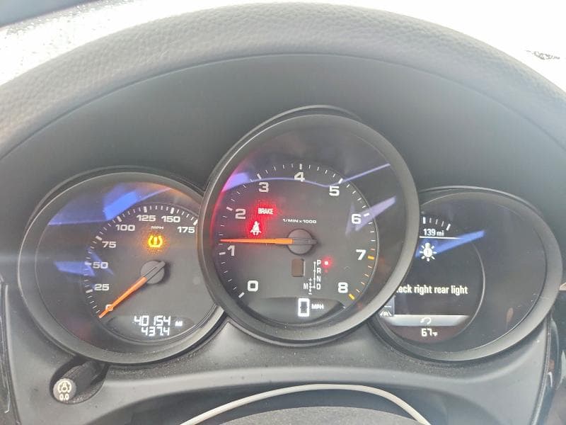 2018 PORSCHE MACAN 9