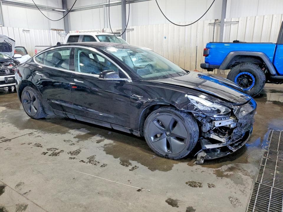 2018 TESLA MODEL 3 4