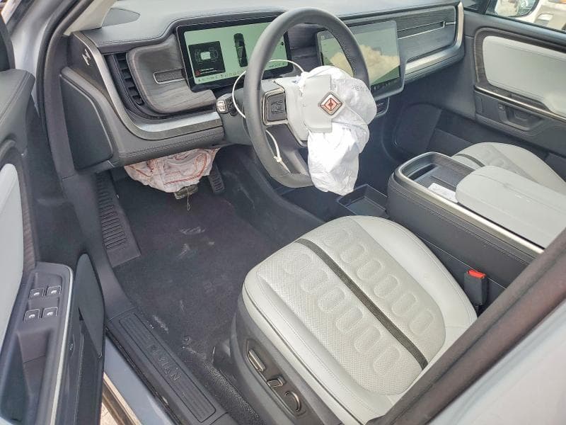 2025 RIVIAN R1S ADVENTURE 8