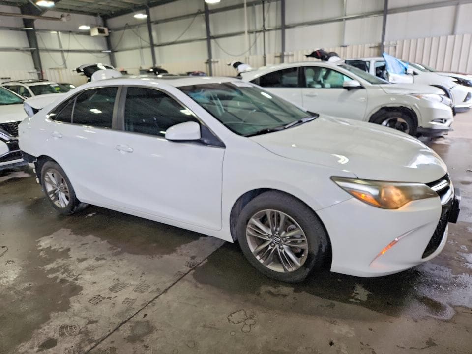 2017 TOYOTA CAMRY SE 4