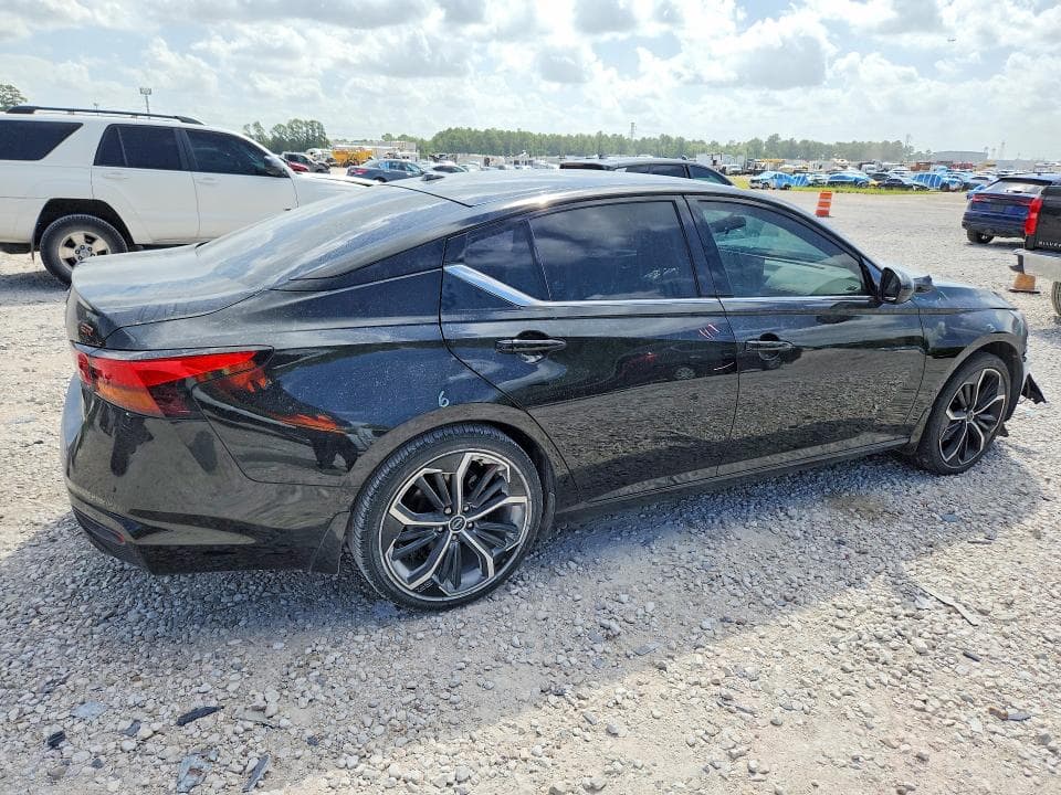 2024 NISSAN ALTIMA SR 3