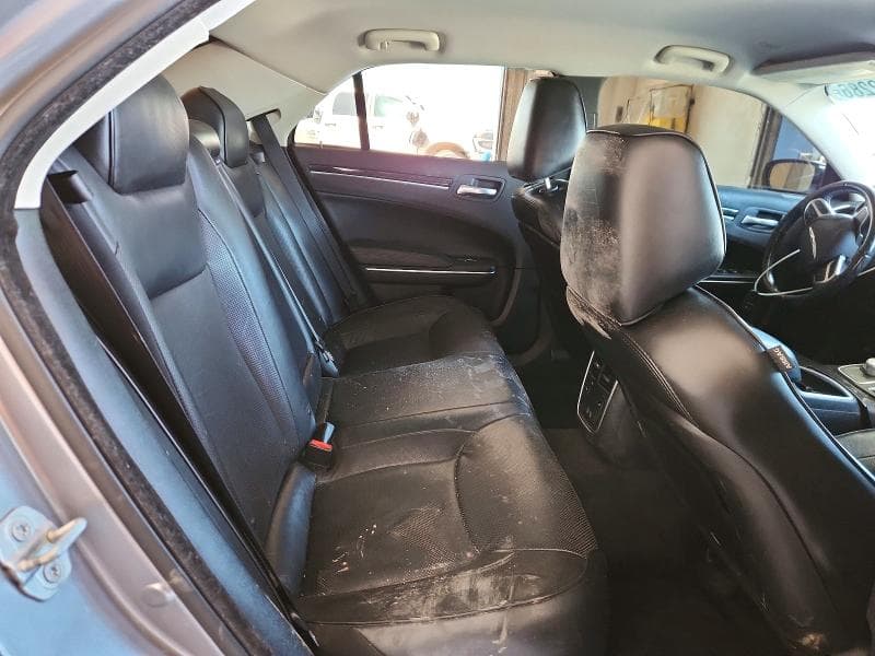 2018 CHRYSLER 300 LIMITED 10