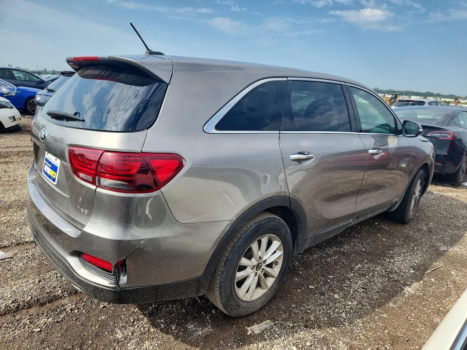 2019 KIA SORENTO LX V6 3
