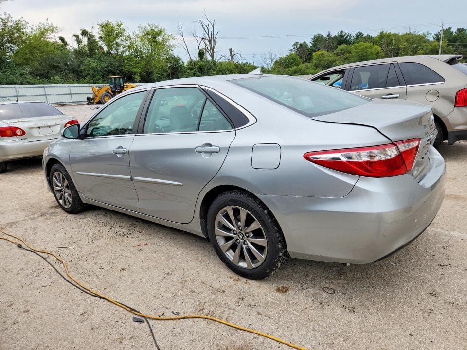 2017 TOYOTA CAMRY XLE 2
