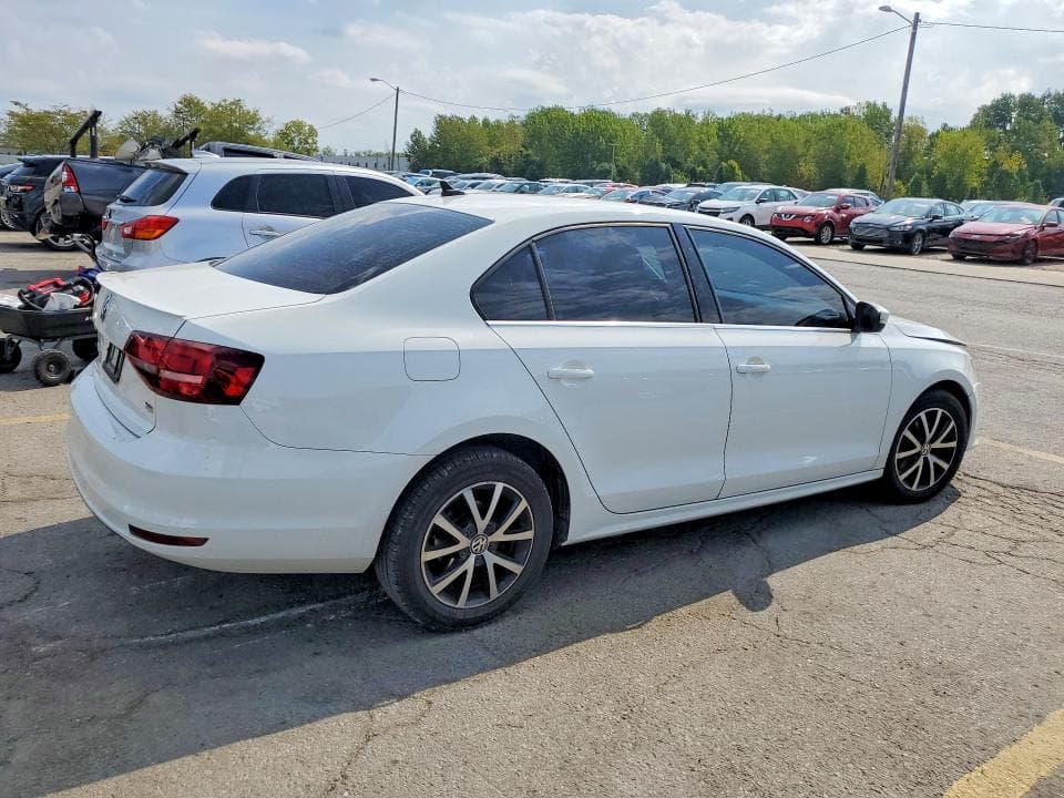 2017 VOLKSWAGEN JETTA SE 3