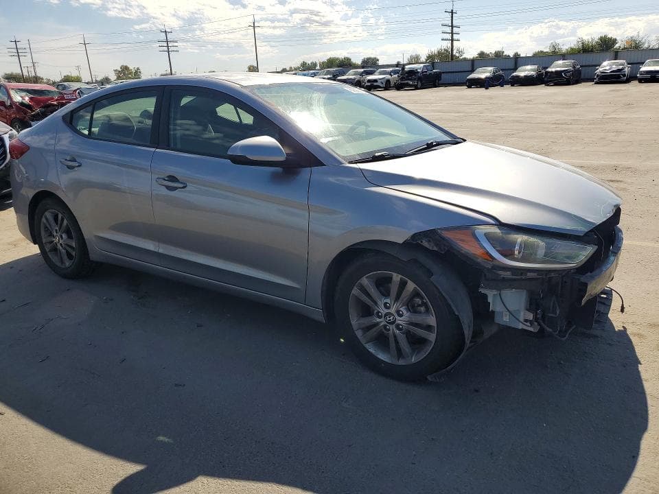 2017 HYUNDAI ELANTRA SE 4