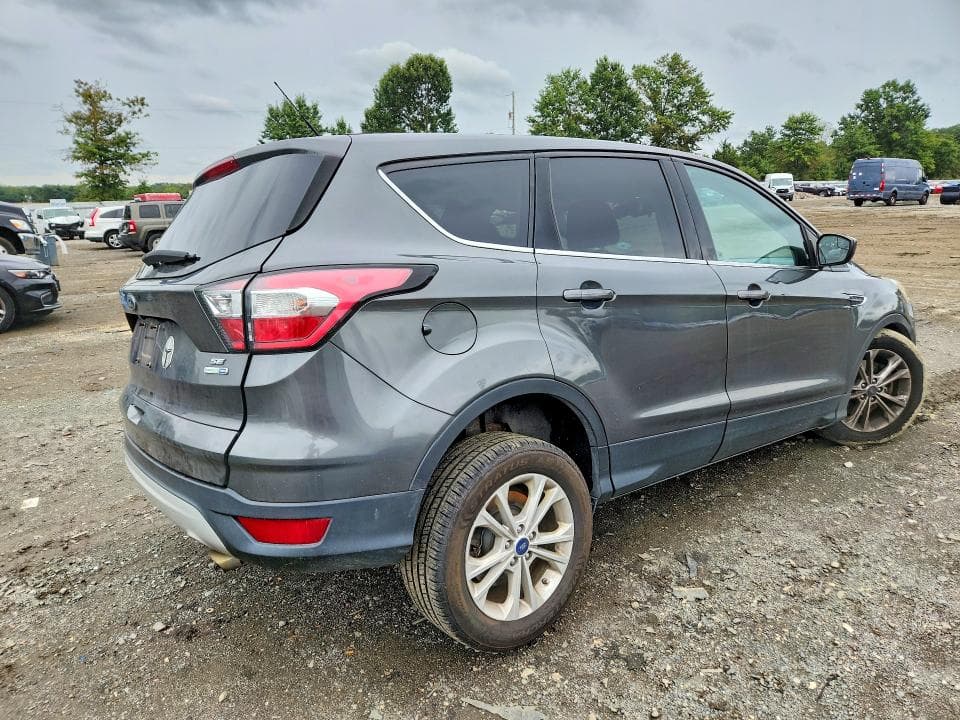 2017 FORD ESCAPE SE 3