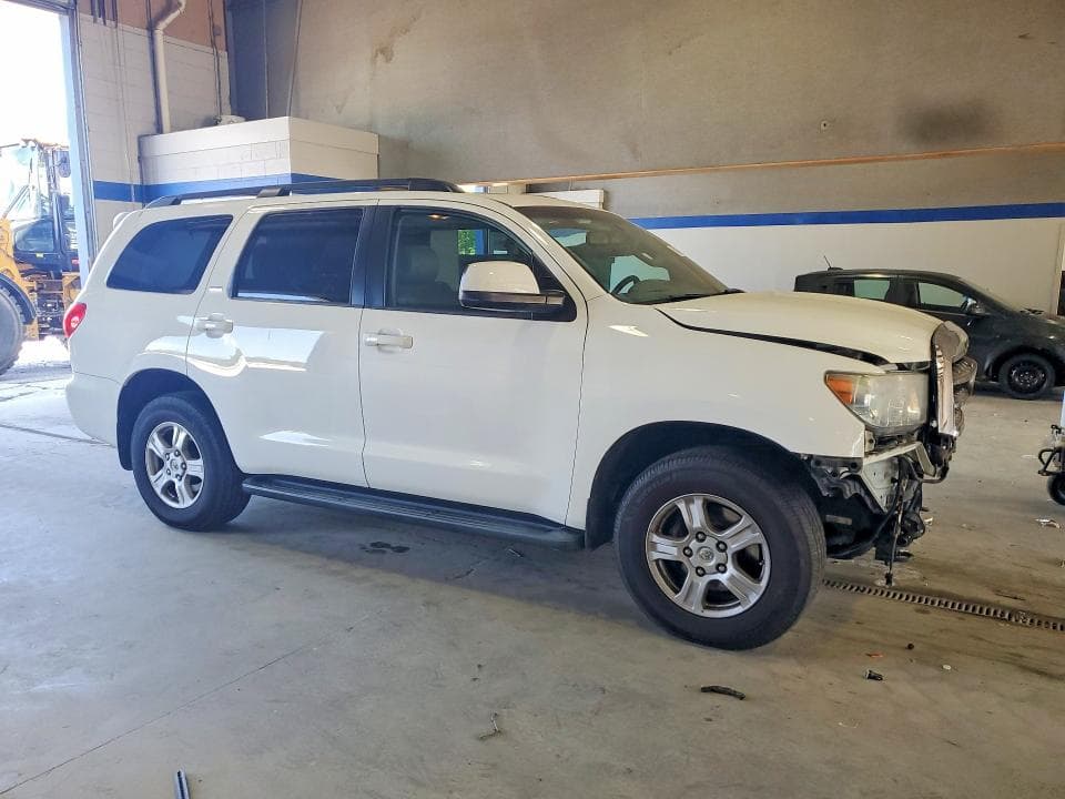 2017 TOYOTA SEQUOIA SR5 4
