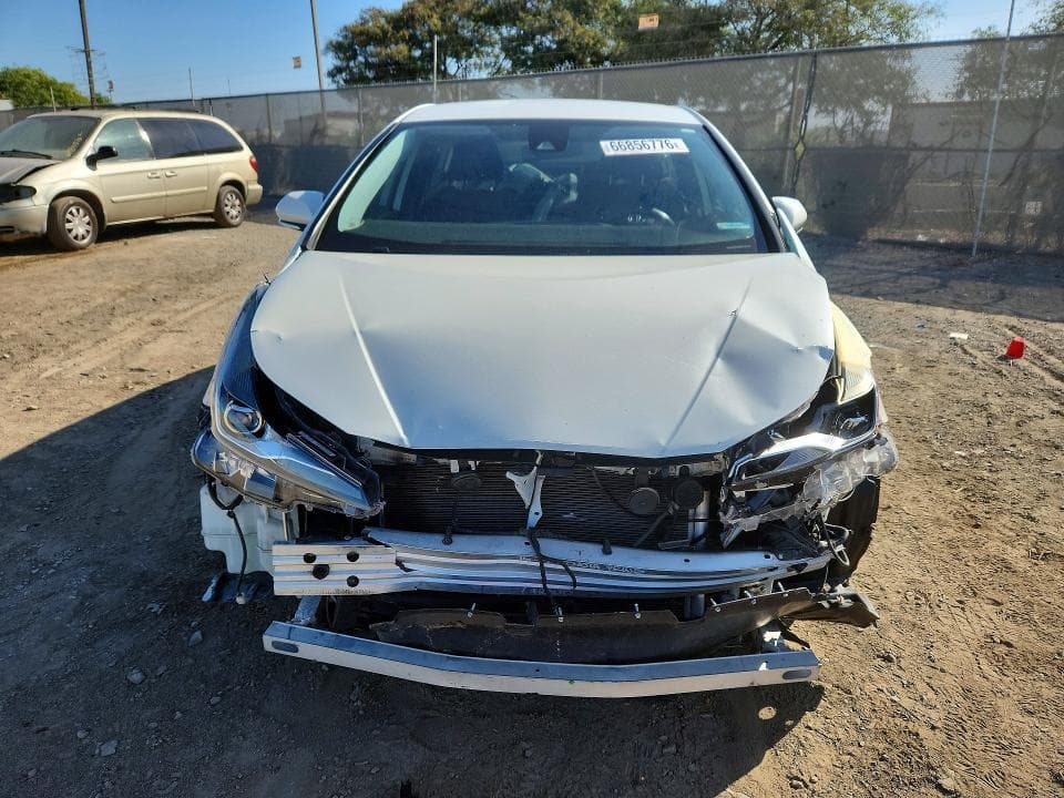 2019 TOYOTA PRIUS LE 5