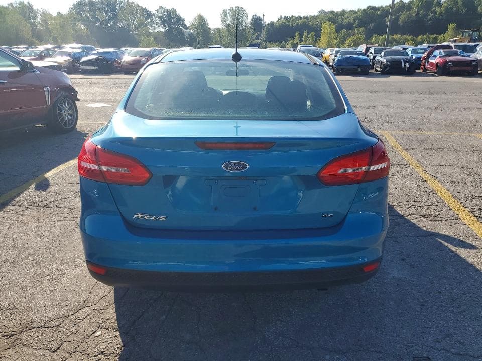 2017 FORD FOCUS SE 6