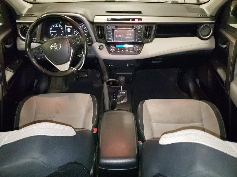 2017 TOYOTA RAV4 XLE 8