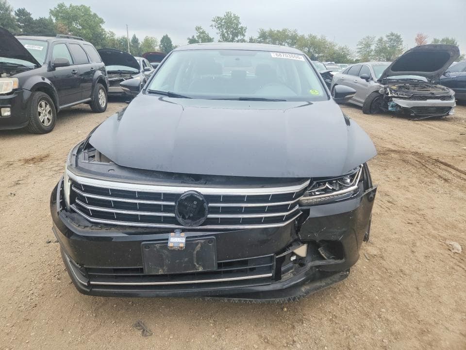 2017 VOLKSWAGEN PASSAT SE 5