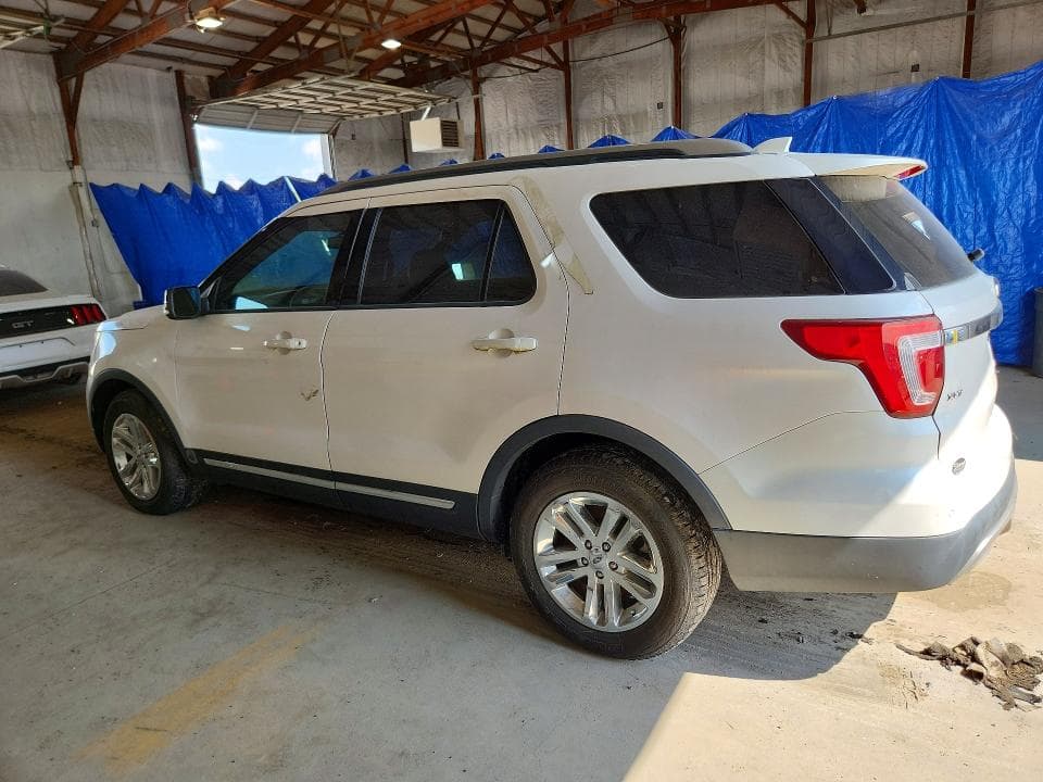 2017 FORD EXPLORER XLT 2