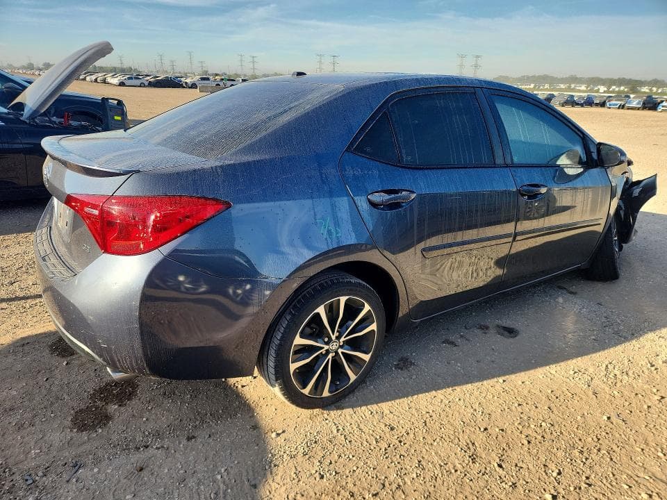2017 TOYOTA COROLLA SE 3