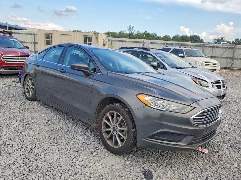 2017 FORD FUSION SE 4