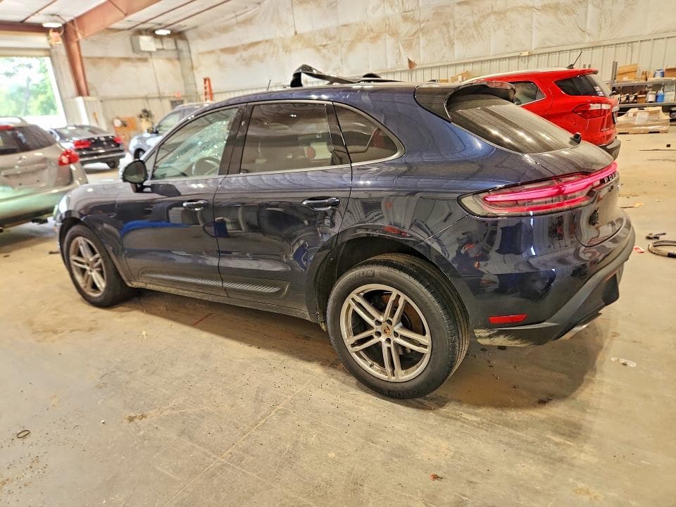 2023 PORSCHE MACAN BASE 2