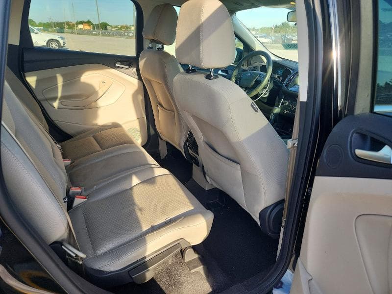 2017 FORD ESCAPE SE 11
