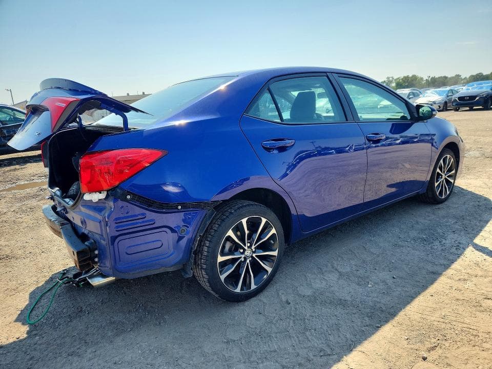 2017 TOYOTA COROLLA SE 3