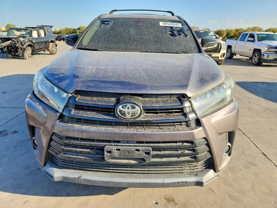 2019 TOYOTA HIGHLANDER SE 5
