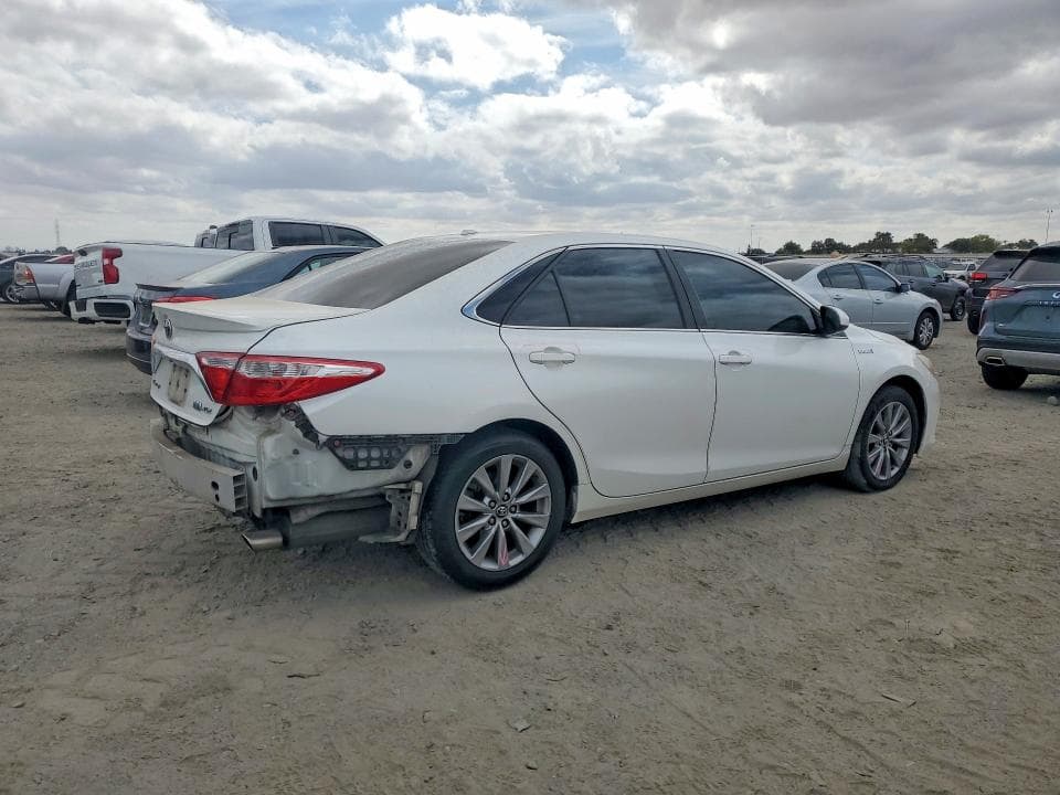2017 TOYOTA CAMRY HYBRID XLE 3