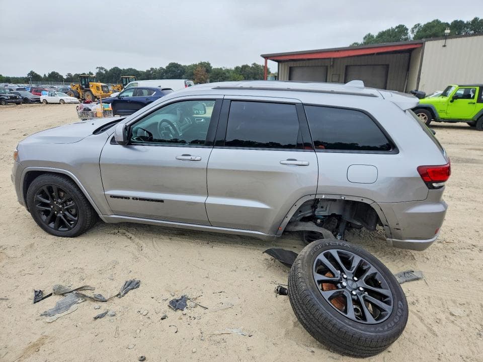 2020 JEEP GRAND CHEROKEE LAREDO 2