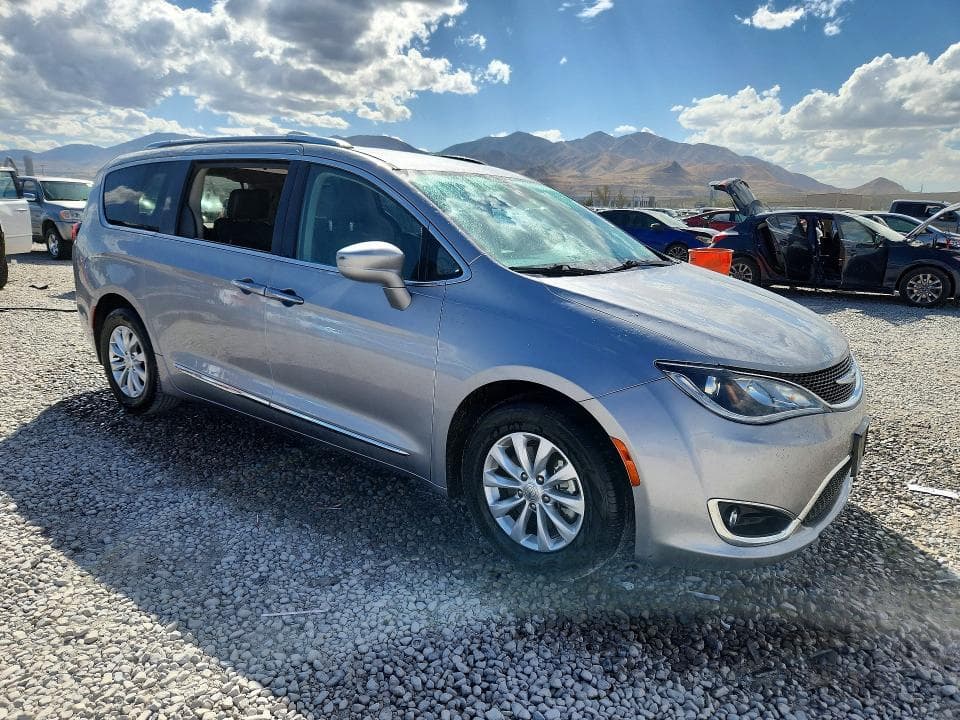 2018 CHRYSLER PACIFICA TOURING L 4