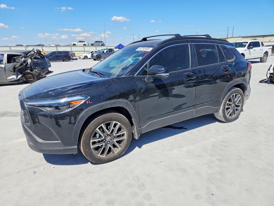 2026 TOYOTA COROLLA CROSS XLE - 1