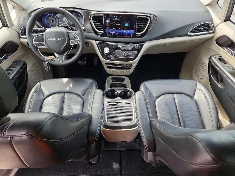2023 CHRYSLER PACIFICA TOURING L 8