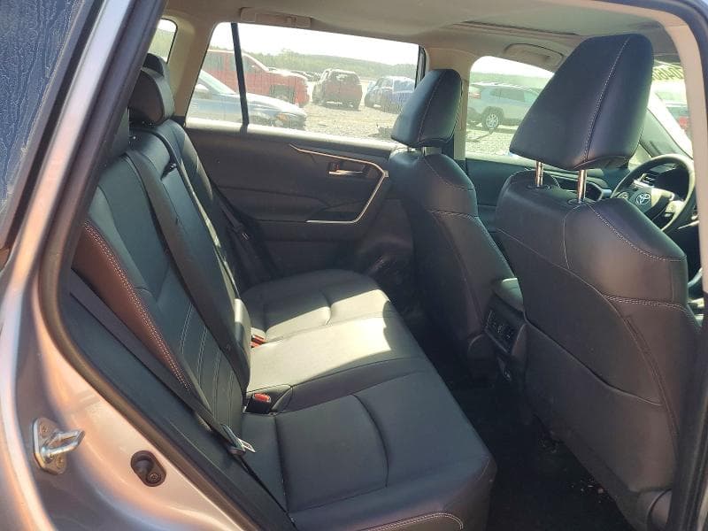 2024 TOYOTA RAV4 XLE PREMIUM 10