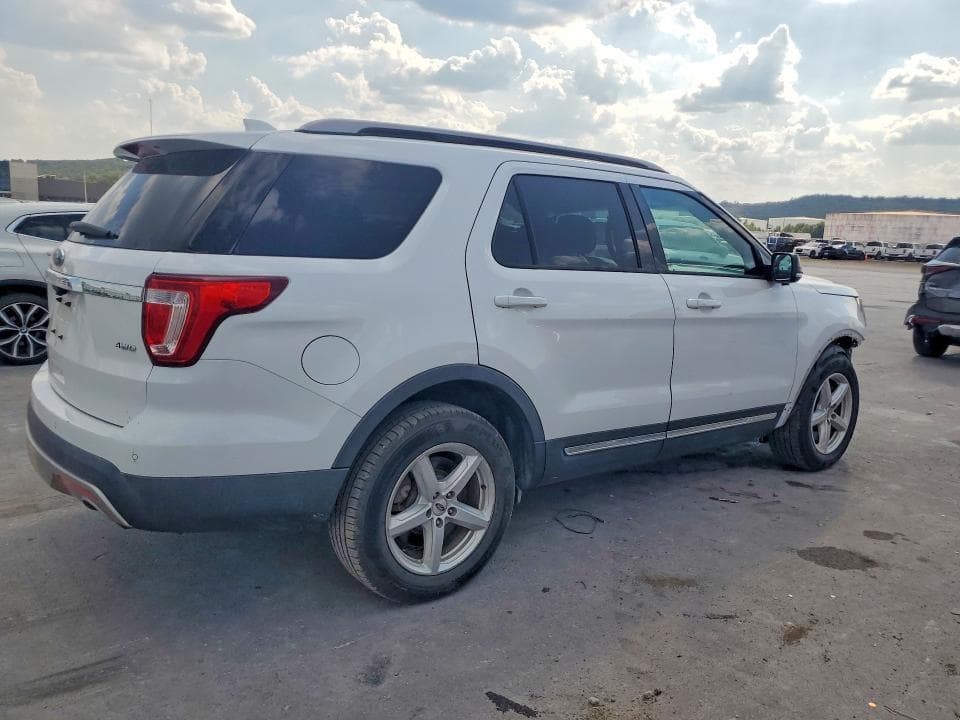 2017 FORD EXPLORER XLT 3