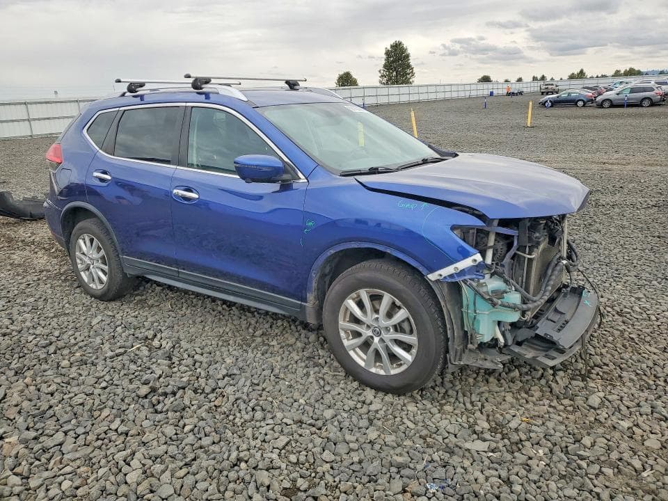 2017 NISSAN ROGUE SV 4