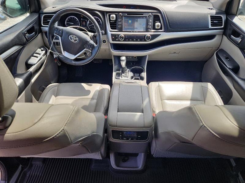 2017 TOYOTA HIGHLANDER XLE 8