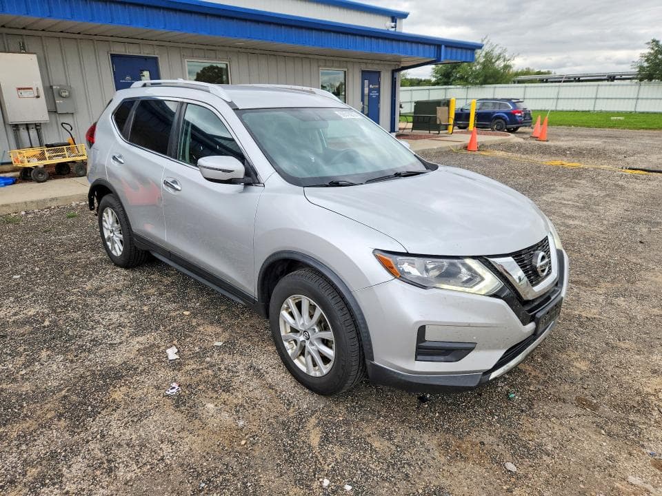 2017 NISSAN ROGUE SV 4