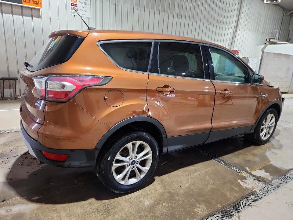 2017 FORD ESCAPE SE 3