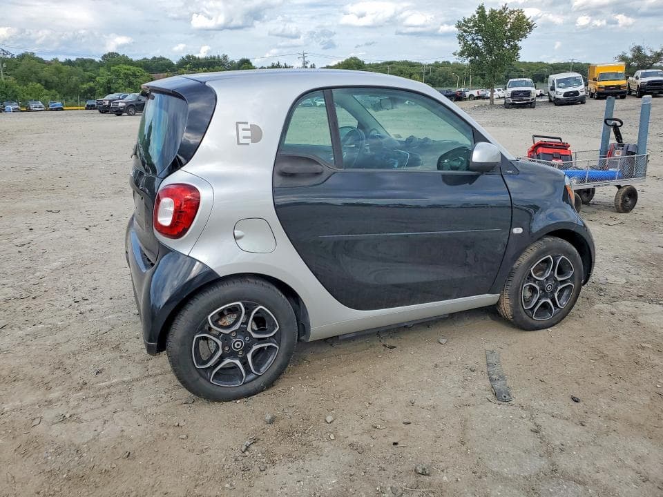 2017 SMART FORTWO 3