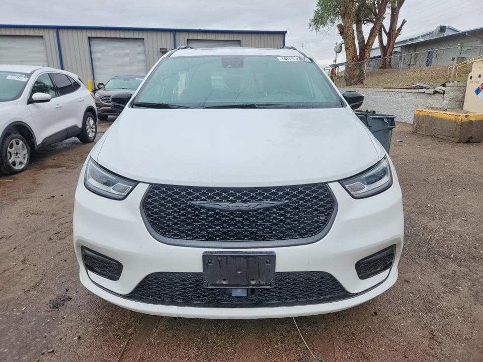 2025 CHRYSLER PACIFICA LIMITED 5