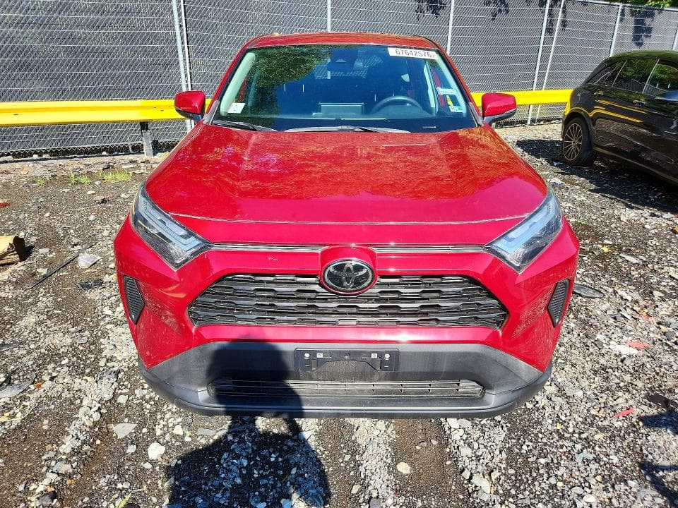 2023 TOYOTA RAV4 LE 5