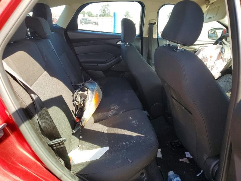 2017 FORD FOCUS SE 10