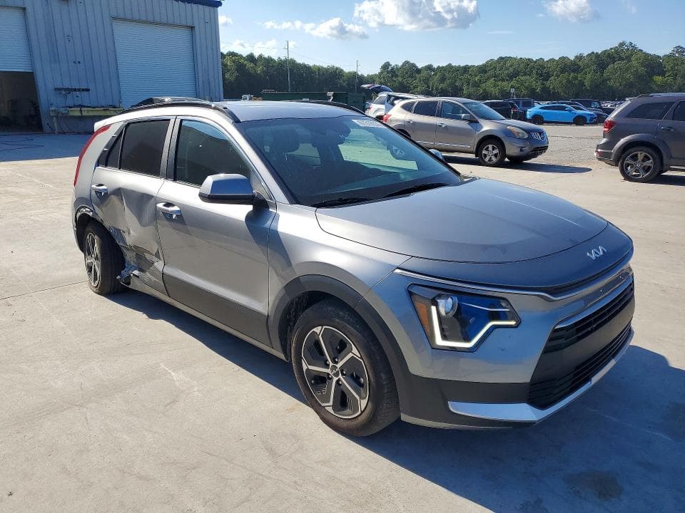2025 KIA NIRO LX 4