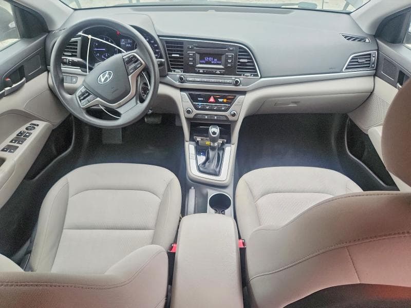 2017 HYUNDAI ELANTRA SE 8