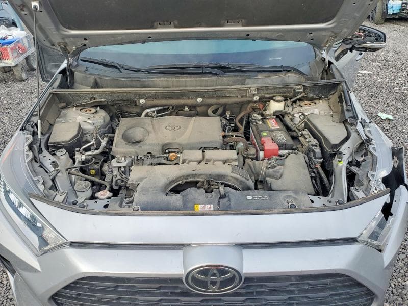 2021 TOYOTA RAV4 XLE 12