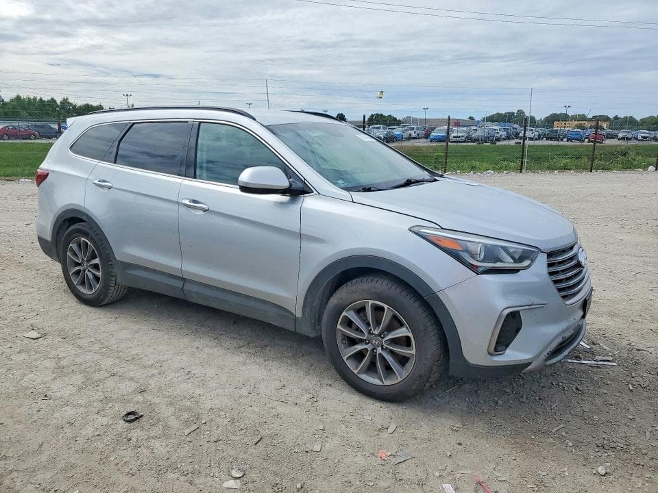 2017 HYUNDAI SANTA FE SE 4