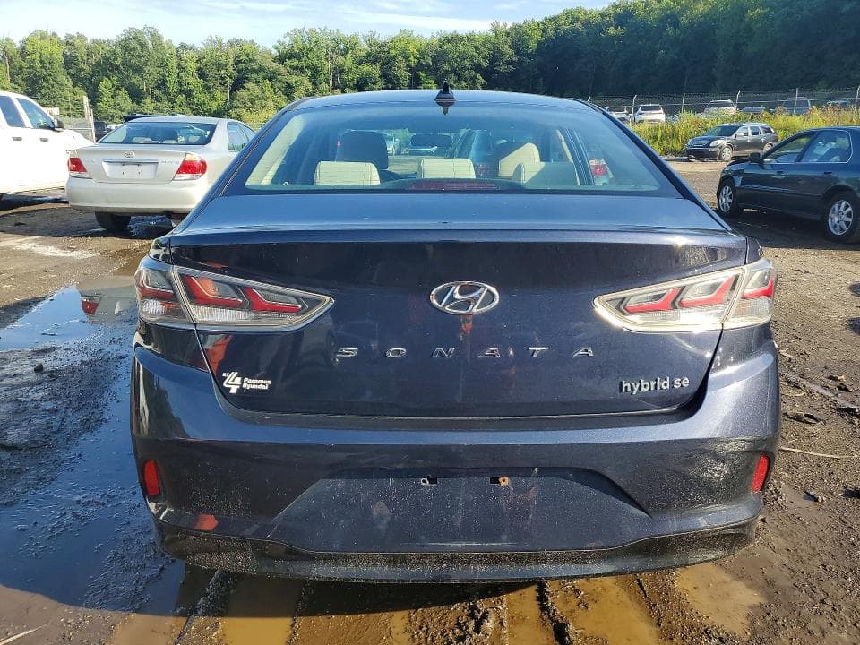 2018 HYUNDAI SONATA HYBRID SE 6